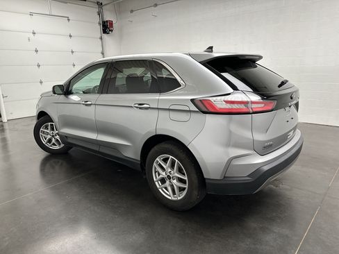 Used 2024 Ford Edge SEL AWD/4WD image 7