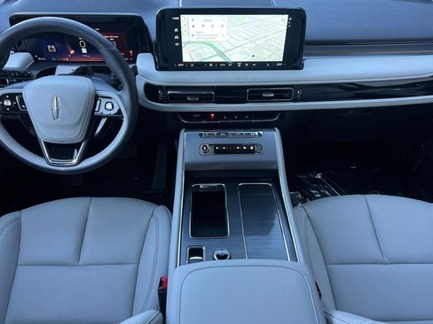 New 2026 Lincoln Aviator AWD w/ Jet Appearance Package image 11