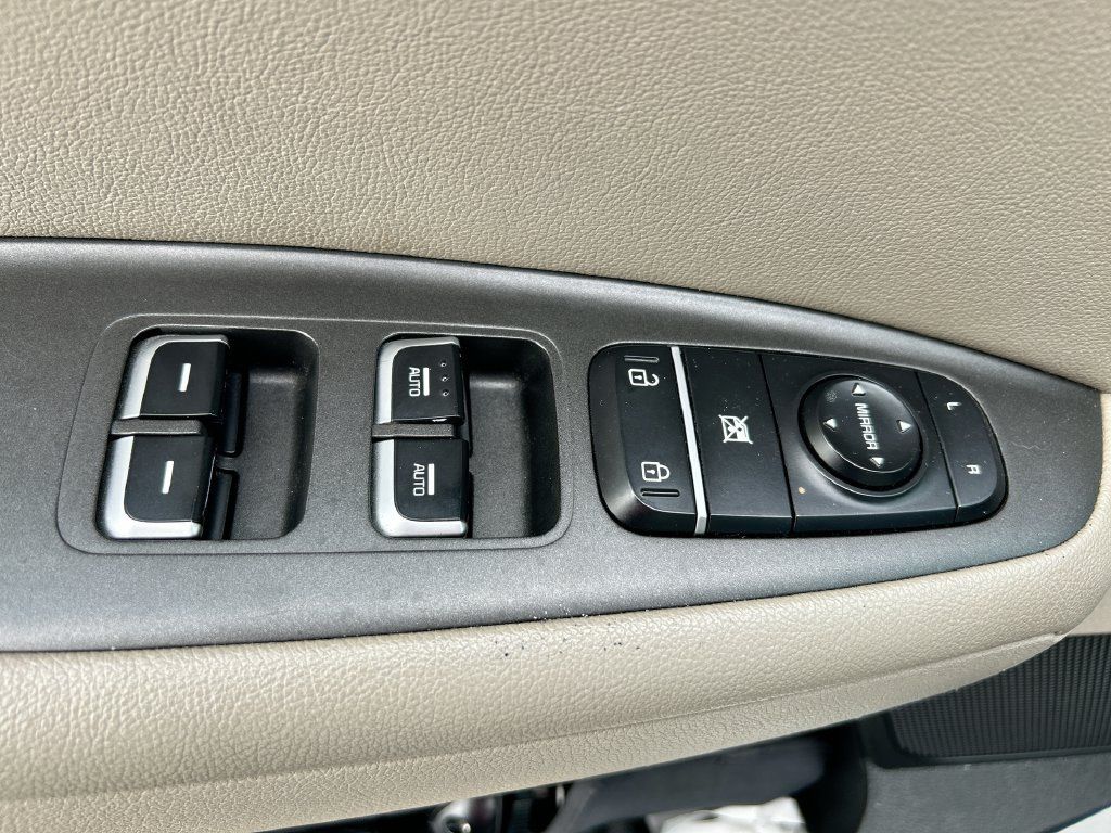 Used 2018 Kia Optima LX w/ Convenience Package FWD image 12