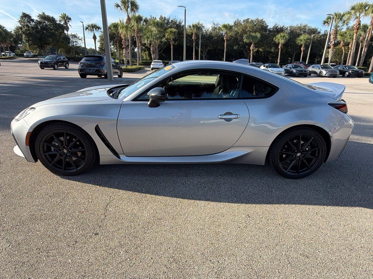 Used 2025 Toyota GR86 Premium RWD image 2