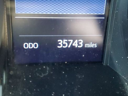 Used 2019 Toyota C-HR XLE image 24