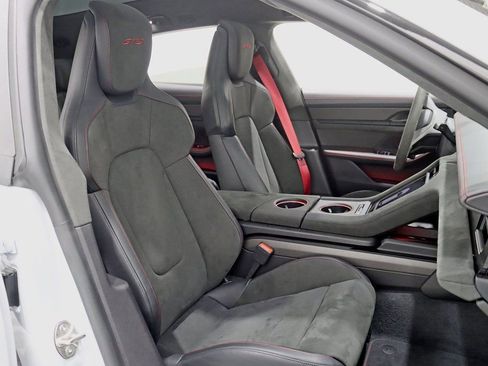 Used 2024 Porsche Taycan GTS image 32