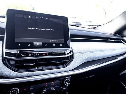 Used 2024 Jeep Compass Latitude image 23