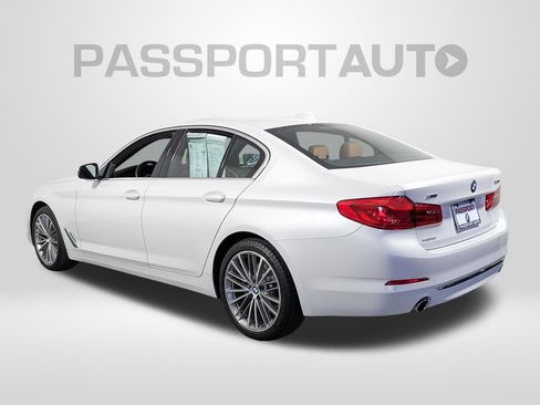 Used 2020 BMW 530i xDrive w/ Premium Package AWD/4WD image 3