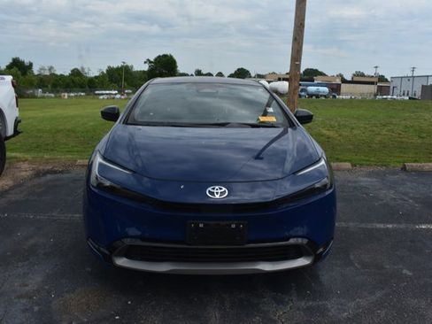 Used 2024 Toyota Prius XLE AWD/4WD image 2
