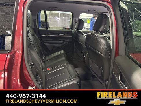 Used 2023 Jeep Grand Cherokee Limited image 39