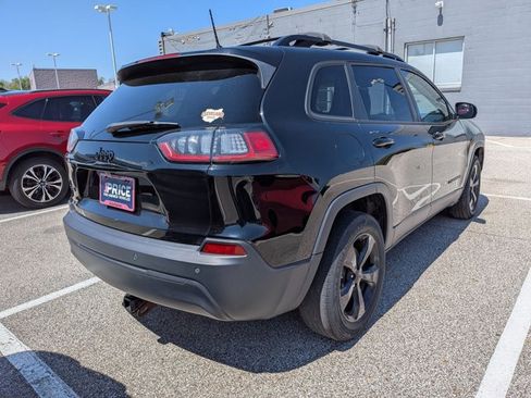 Used 2019 Jeep Cherokee Latitude Plus AWD/4WD image 5