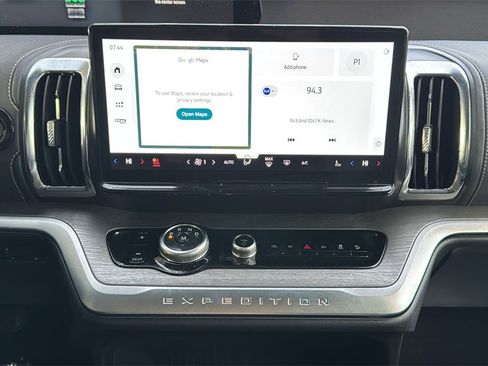 Certified 2025 Ford Expedition Max Platinum image 12