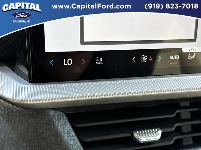 Certified 2025 Ford Explorer Platinum w/ LUX Leather Package AWD/4WD image 30