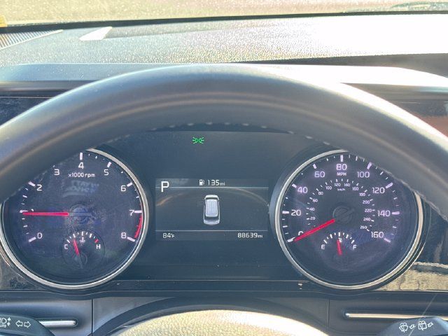 Used 2024 Kia Carnival EX FWD image 21