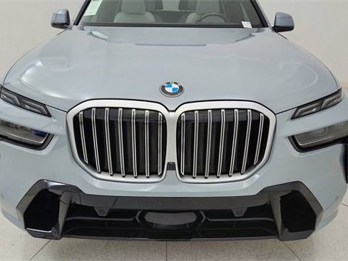 Used 2025 BMW X7 xDrive40i w/ M Sport Package image 8