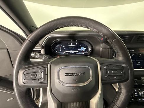 Used 2022 GMC Yukon Denali AWD/4WD image 15