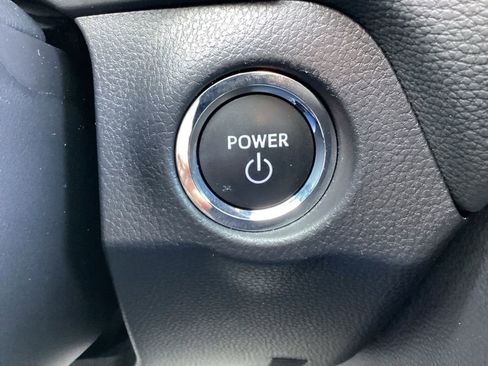 Used 2025 Toyota RAV4 XLE image 19