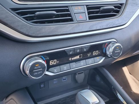 New 2025 Nissan Altima 2.5 SL image 19