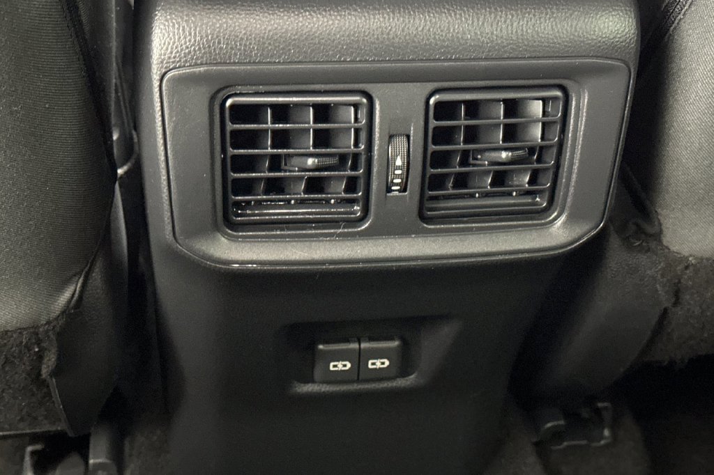 Used 2023 Toyota RAV4 XLE FWD image 14