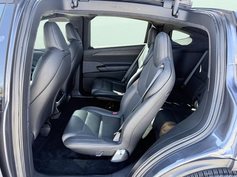 Used 2023 Tesla Model X image 28