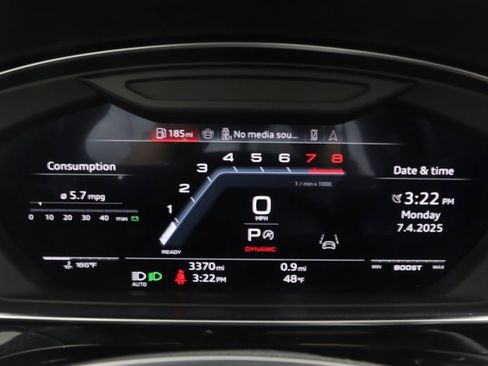 Used 2025 Audi S8 image 31
