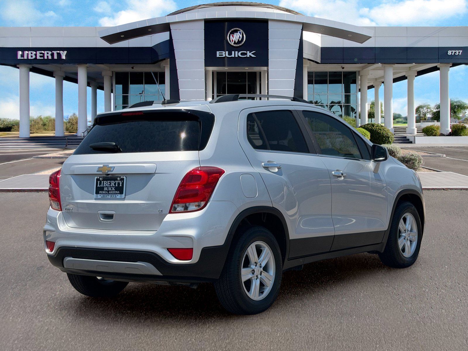 Used 2020 Chevrolet Trax LT w/ LT Convenience Package FWD image 3