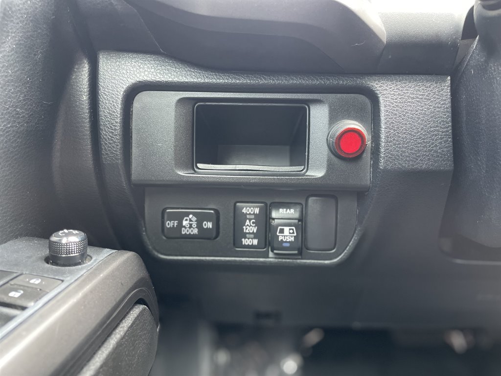 Used 2017 Toyota Tacoma TRD Sport w/ Tow Package RWD image 27