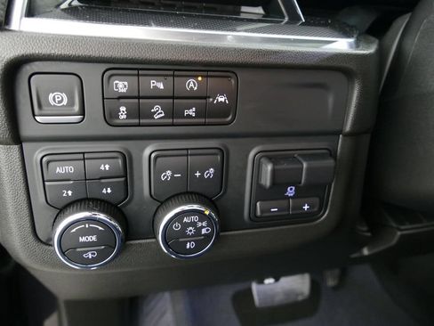 Used 2025 Chevrolet Tahoe RST w/ RST Capability Package AWD/4WD image 13