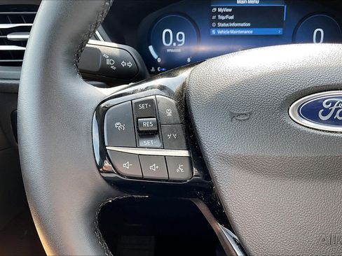 Used 2025 Ford Escape Platinum AWD/4WD image 22