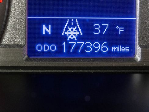 Used 2015 Toyota 4Runner SR5 image 32