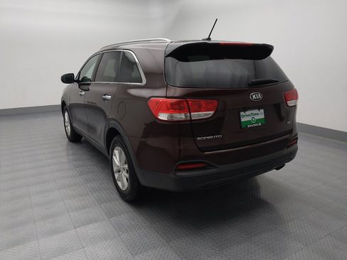Used 2016 Kia Sorento LX image 5