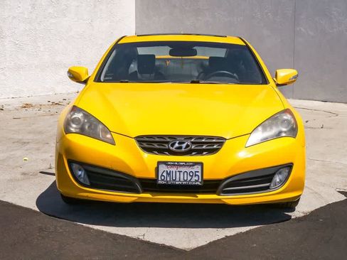 Used 2010 Hyundai Genesis 3.8 RWD image 2