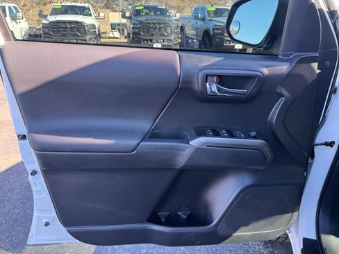 Used 2023 Toyota Tacoma TRD Off-Road image 12