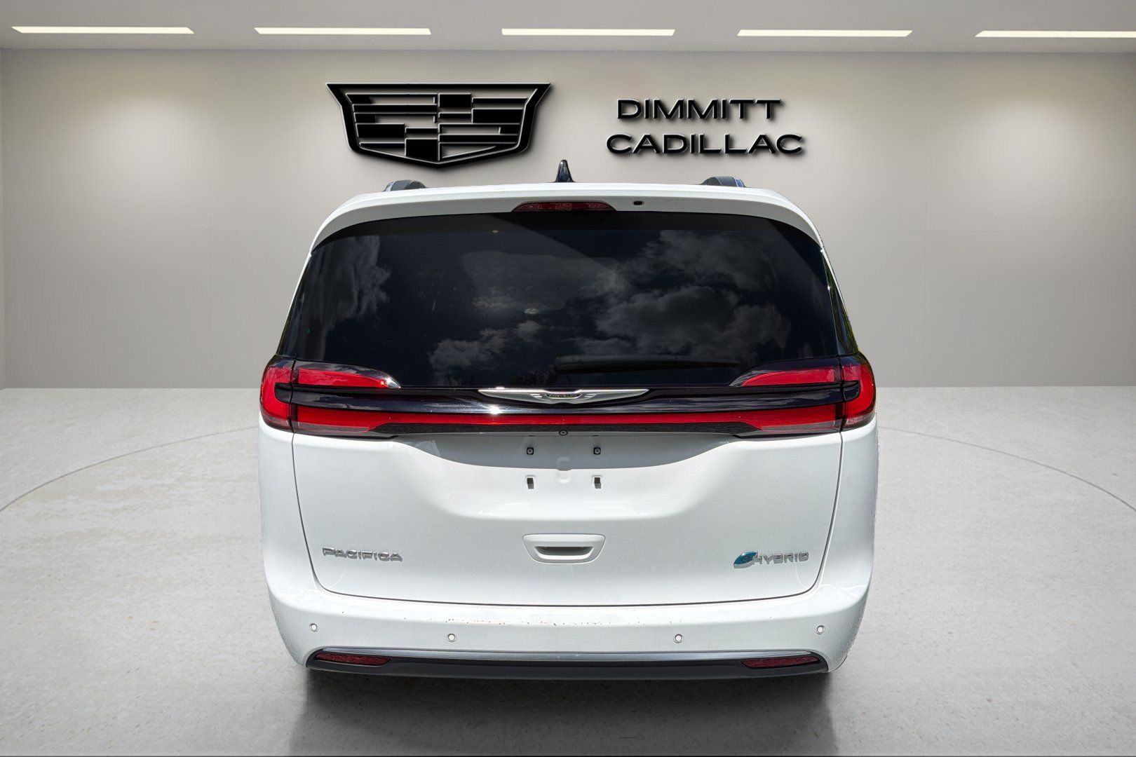 Used 2024 Chrysler Pacifica Pinnacle FWD image 6