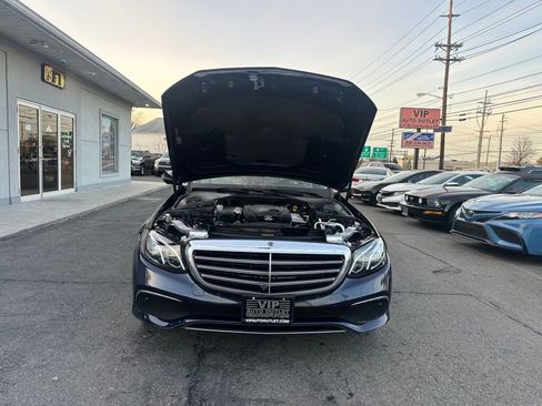 Used 2019 Mercedes-Benz E 300 4MATIC image 32