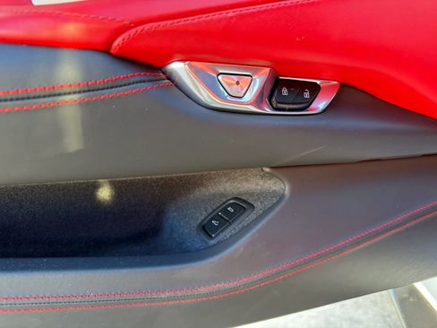 Used 2021 Chevrolet Corvette Stingray Premium Cpe w/ Z51 Performance Package image 16