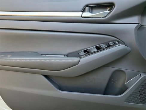 New 2025 Nissan Altima 2.5 SL image 14