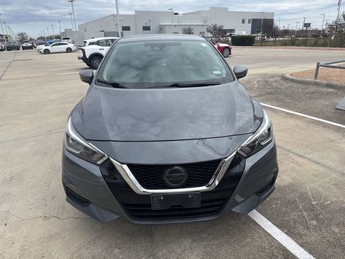 Used 2020 Nissan Versa SV image 8