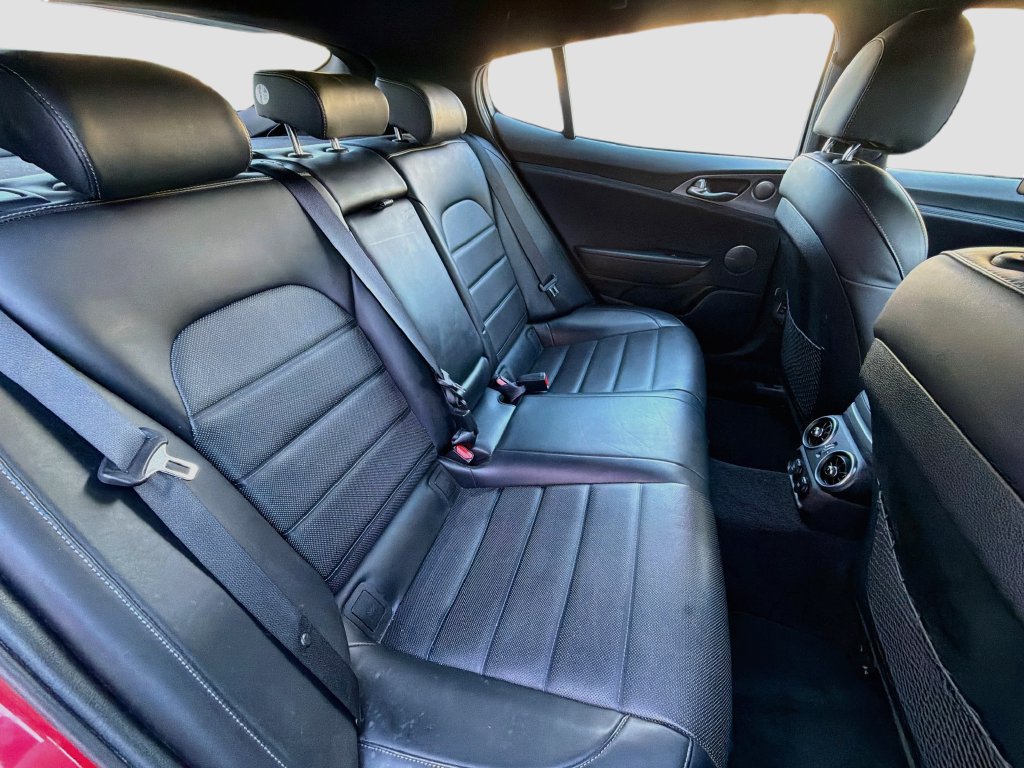 Used 2018 Kia Stinger GT2 RWD image 28