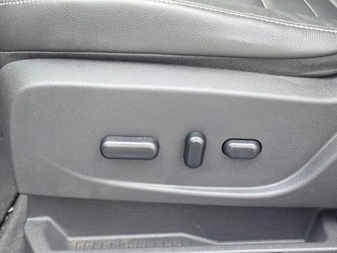 Used 2013 Ford C-MAX Energi SEL FWD image 25