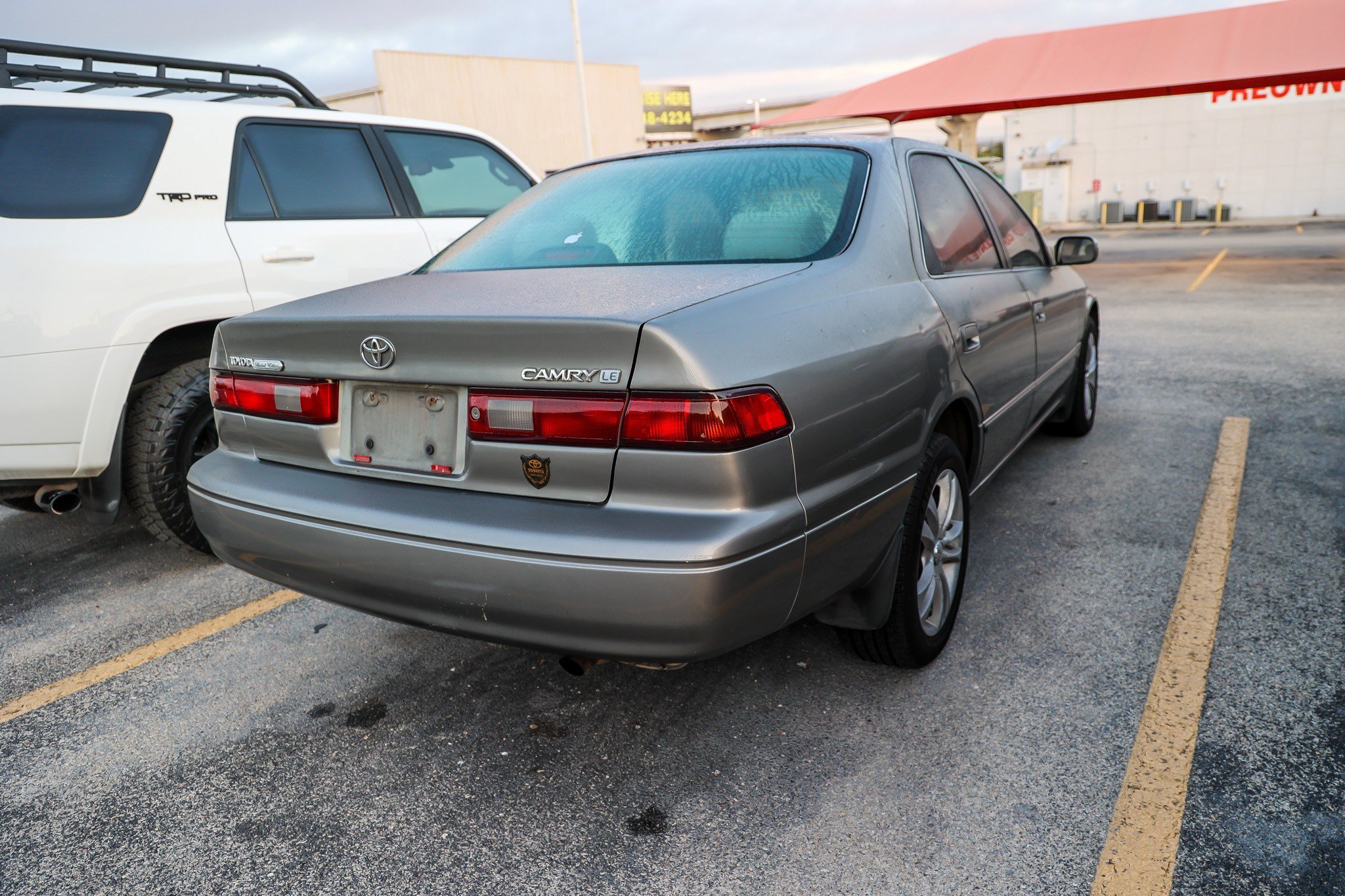 Used 1998 Toyota Camry LE FWD image 8
