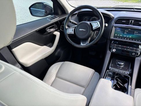 Used 2018 Jaguar F-PACE Prestige AWD/4WD image 14
