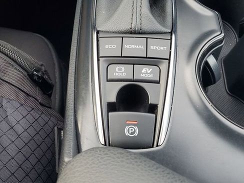 Used 2020 Toyota Camry LE image 37