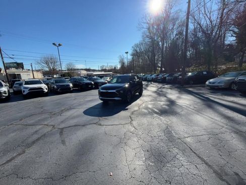 Used 2025 Chevrolet TrailBlazer LT image 16