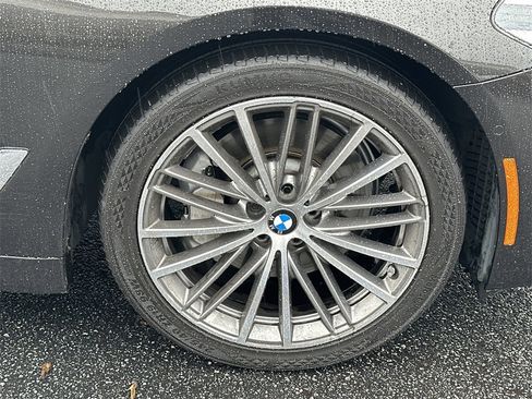 Used 2018 BMW 530i image 12
