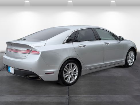 Used 2016 Lincoln MKZ FWD image 5