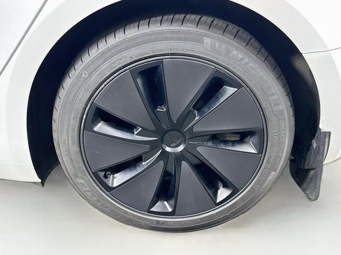 Used 2025 Tesla Model 3 Long Range RWD image 11