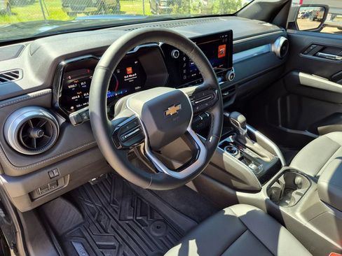 Used 2025 Chevrolet Colorado LT w/ LT Convenience Package AWD/4WD image 32