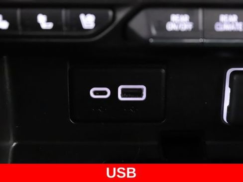 Used 2024 Chevrolet Tahoe High Country AWD/4WD image 28