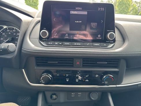 Used 2024 Nissan Rogue S AWD/4WD image 17