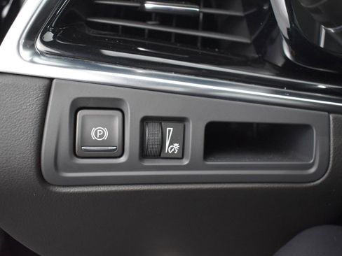 Used 2024 Cadillac XT6 Premium Luxury image 12