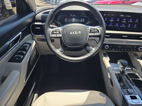 Certified 2024 Kia Telluride S w/ S Sunroof Package AWD/4WD image 13