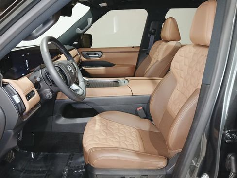 Used 2025 Nissan Armada Platinum Reserve AWD/4WD image 9