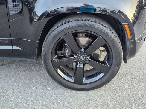 Certified 2024 Land Rover Defender 90 V8 image 9